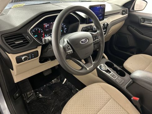 Used 2022 Ford Escape SE image 12