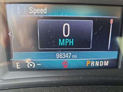 Used 2021 Buick Encore Preferred image 3