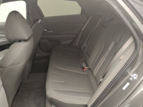 Used 2025 Hyundai Elantra SEL FWD image 18