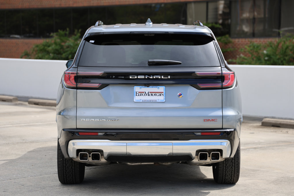 Used 2026 GMC Acadia Denali w/ LPO, Floor Liner Package AWD/4WD image 3