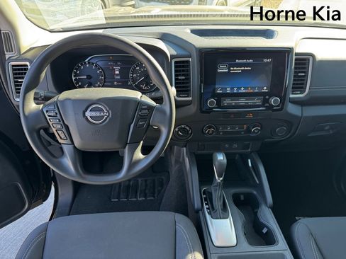 Used 2022 Nissan Frontier SV image 15