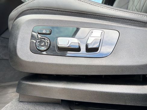 Used 2025 BMW X5 sDrive40i w/ M Sport Package image 13