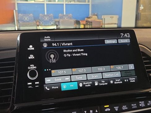 Used 2025 Honda Odyssey EX-L image 16