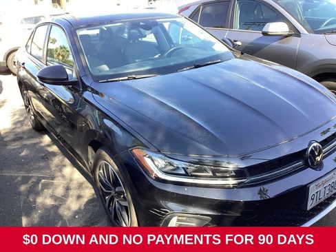 Used 2025 Volkswagen Jetta SE FWD image 2