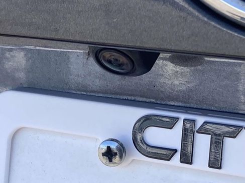 Used 2022 Toyota RAV4 LE FWD image 11