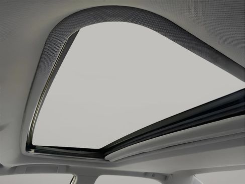 Used 2012 Toyota Camry XLE w/ Leather Pkg image 23