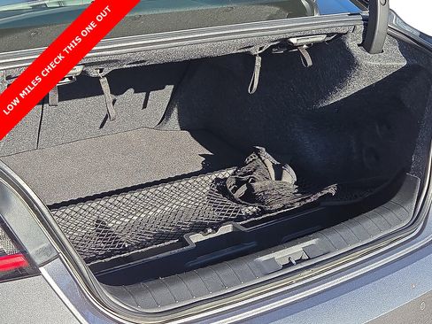 Used 2023 Nissan Maxima SR w/ Sport Mat Group image 9