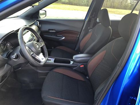 Used 2021 Nissan Kicks SR w/ Exterior Package image 23