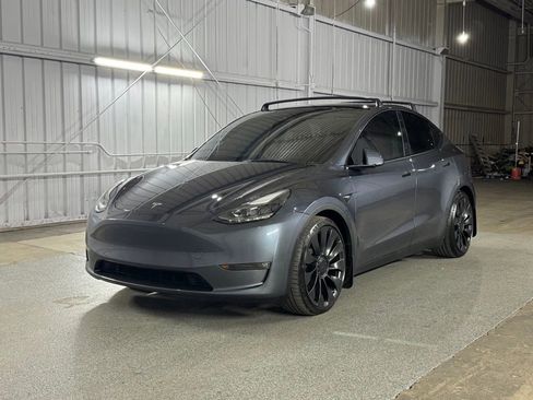 Used 2023 Tesla Model Y Performance image 1