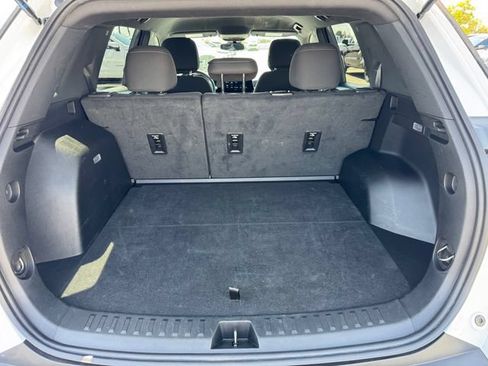Used 2025 Chevrolet Equinox LT FWD image 11