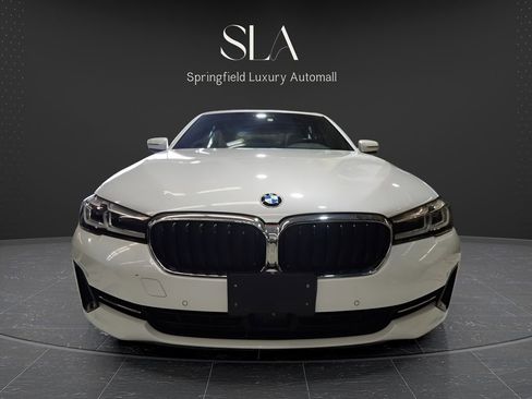 Used 2022 BMW 530i xDrive AWD/4WD image 2