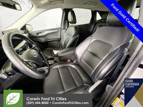 Used 2025 Ford Escape Platinum image 25