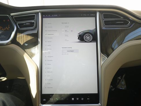 Used 2013 Tesla Model S Performance image 44