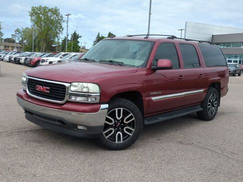 Used 2005 GMC Yukon XL SLT w/ SLT Preferred Equipment Group AWD/4WD image 1