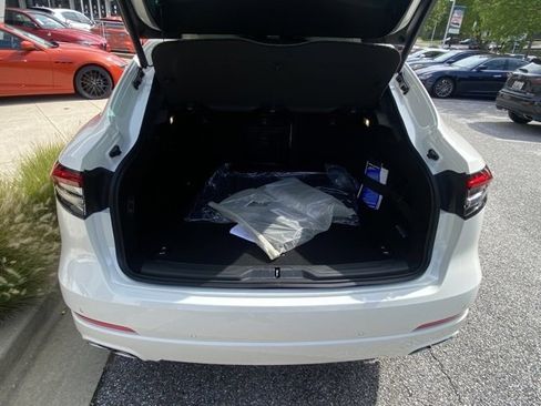 New 2024 Maserati Levante GT Ultima image 9