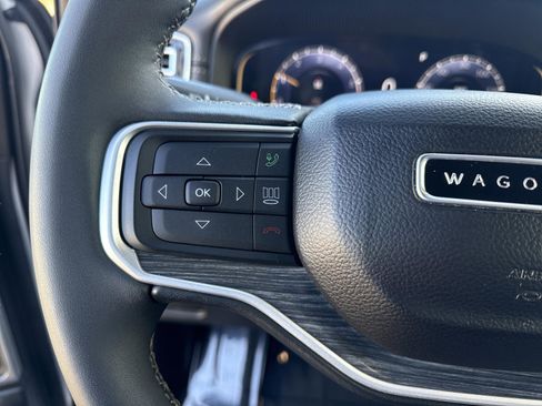 Used 2024 Jeep Wagoneer L Series II w/ Flexible Seating Group image 16