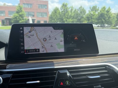Used 2019 BMW 530i w/ Convenience Package RWD image 8