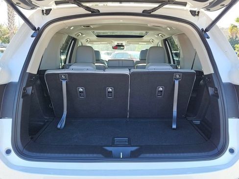 Used 2025 Honda Pilot Touring image 6
