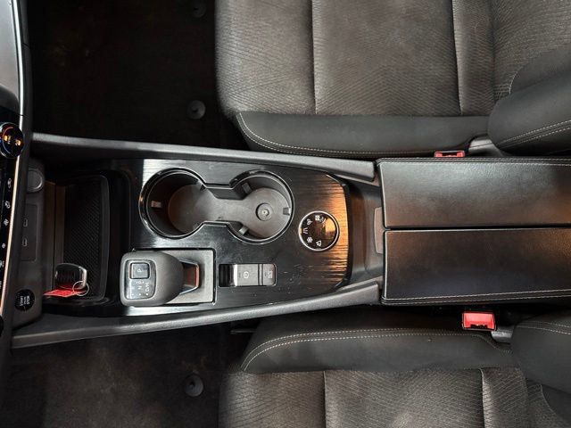 Used 2024 Nissan Rogue SV AWD/4WD image 29