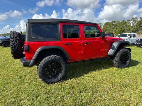 Certified 2026 Jeep Wrangler Unlimited Rubicon AWD/4WD image 3