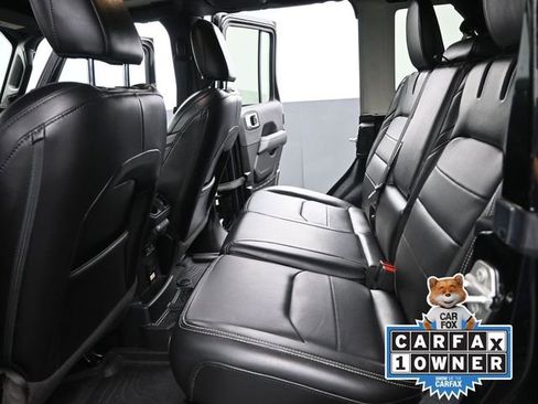 Used 2023 Jeep Wrangler Unlimited Sahara w/ Cold Weather Group image 16