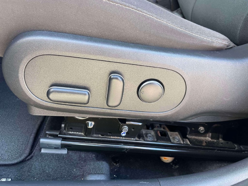 Certified 2025 Hyundai Kona SEL AWD/4WD image 18