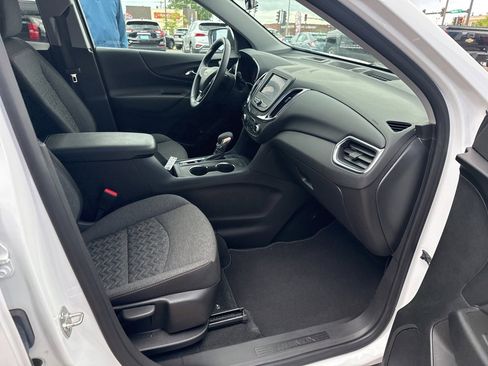 Used 2024 Chevrolet Equinox LT image 33