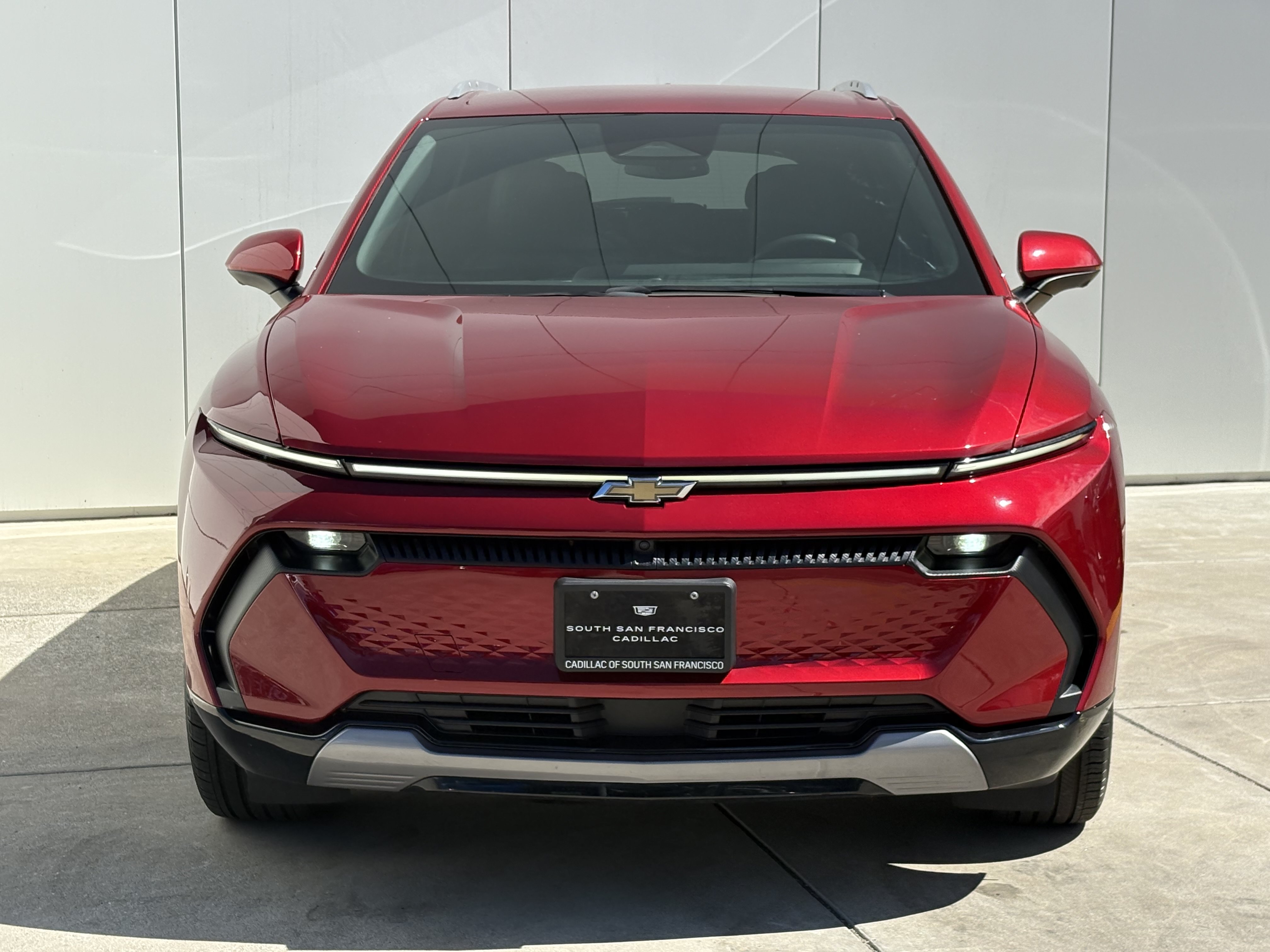 Used 2024 Chevrolet Equinox EV LT FWD image 3