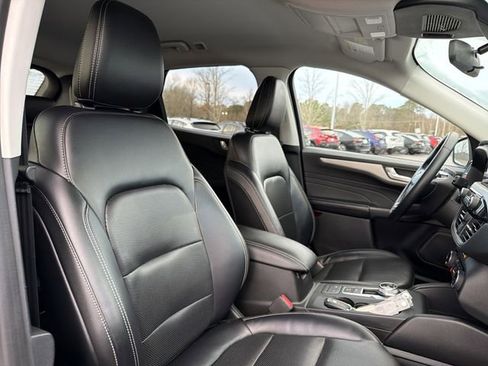 Used 2022 Ford Escape SEL image 19