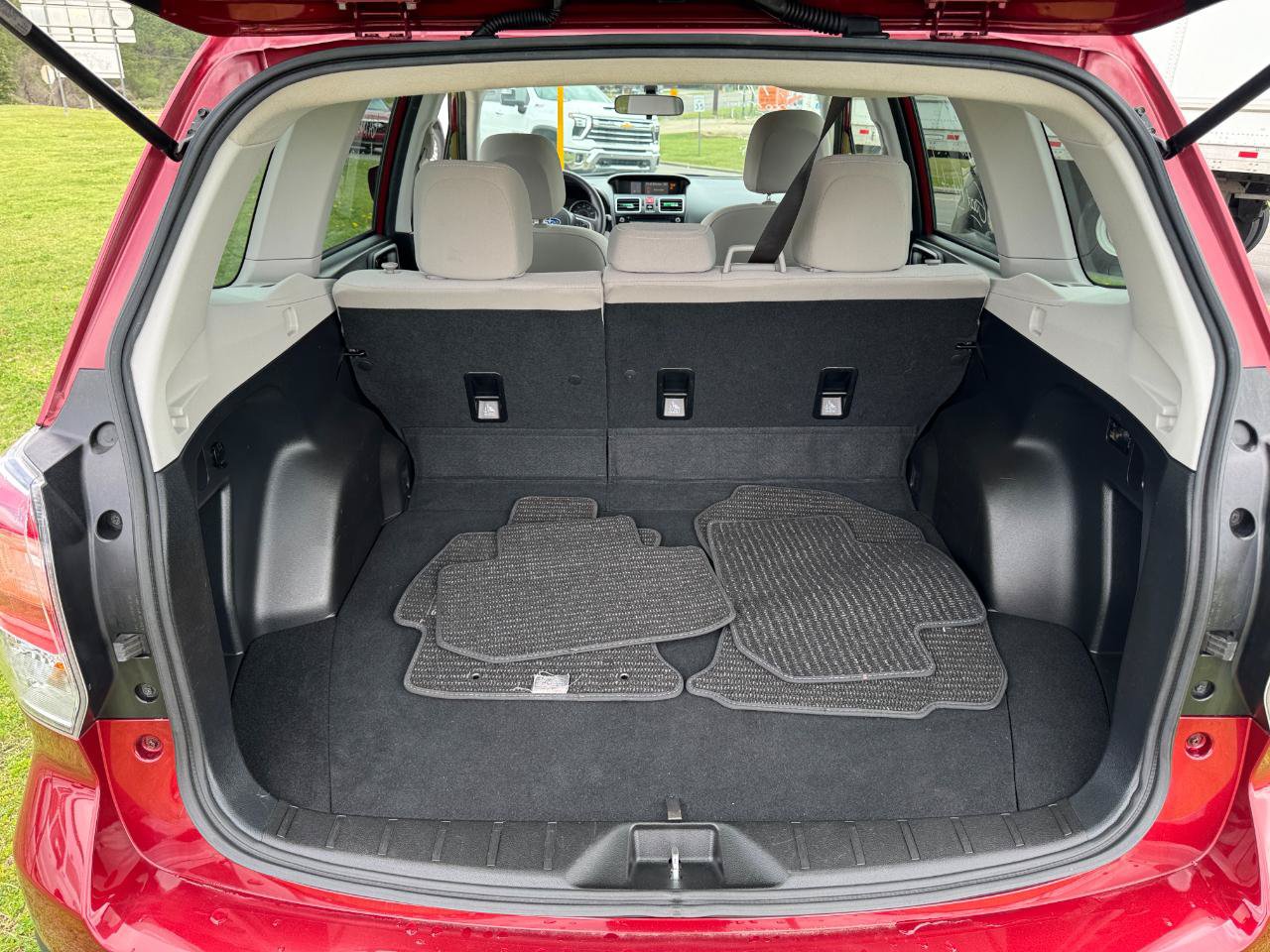 Used 2018 Subaru Forester 2.5i Premium w/ All-Weather Package AWD/4WD image 14