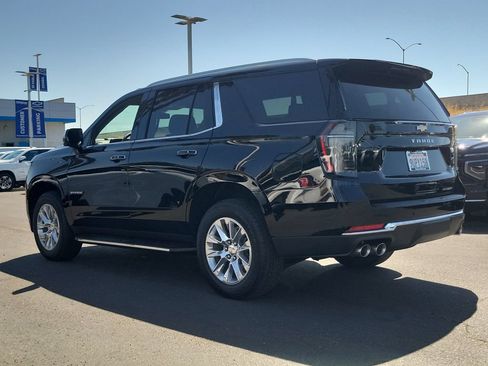 Used 2025 Chevrolet Tahoe Premier RWD image 2