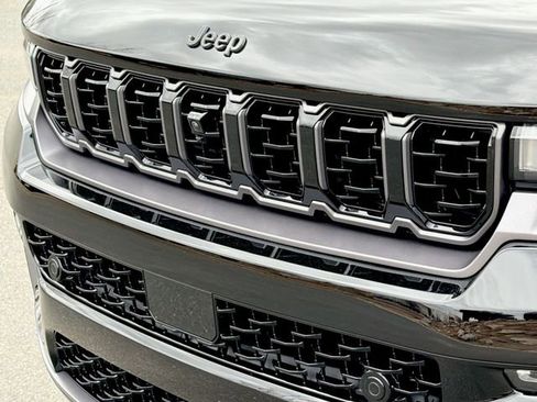 New 2026 Jeep Grand Cherokee L Limited AWD/4WD image 16