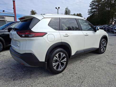 Used 2023 Nissan Rogue SV w/ SV Premium B Package image 6