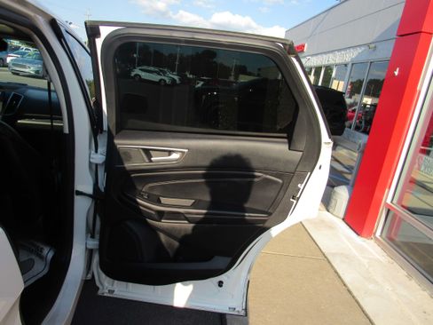 Used 2021 Ford Edge Titanium w/ Equipment Group 301A FWD image 15