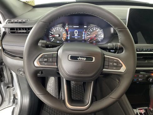 New 2026 Jeep Compass Latitude w/ Sun and Sound Group AWD/4WD image 20