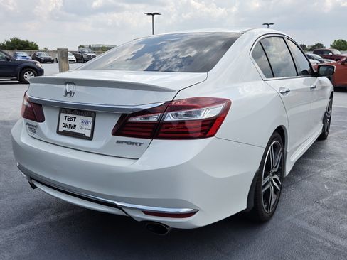 Used 2017 Honda Accord Sport image 5