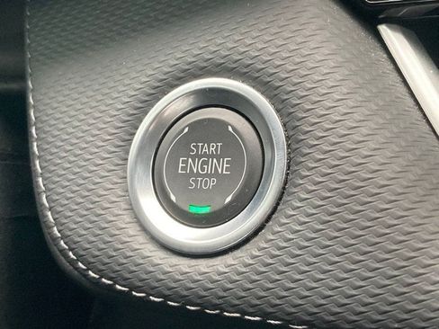 Used 2025 Chevrolet Equinox LT FWD image 19