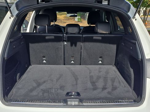 Used 2022 Mercedes-Benz GLC 300 4MATIC w/ Multimedia Package Lite image 12