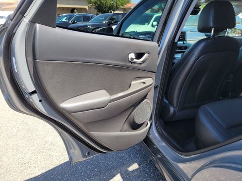 Used 2023 Hyundai Kona Limited FWD image 17