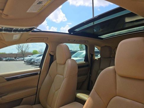 Used 2016 Porsche Cayenne image 6