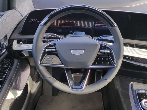 New 2025 Cadillac Optiq Luxury 1 image 14