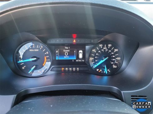 Used 2018 Ford Explorer XLT image 31