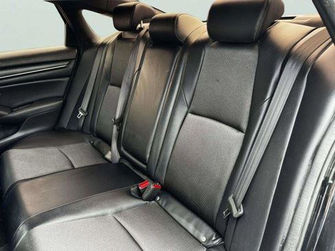Used 2018 Honda Accord Sport image 39