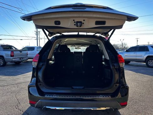 Used 2018 Nissan Rogue SV w/ Premium Package image 5