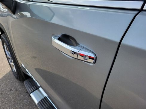 New 2026 GMC Sierra 1500 SLT image 10