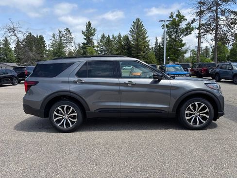 New 2026 Ford Explorer ST-Line AWD/4WD image 2