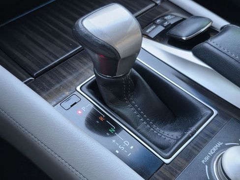 Used 2013 Lexus LS 460 image 18