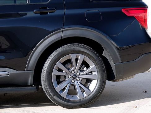 Used 2023 Ford Explorer XLT w/ Equipment Group 202A image 23