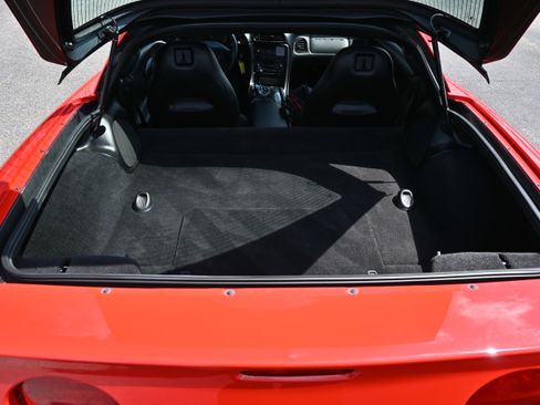 Used 2004 Chevrolet Corvette Coupe RWD image 28