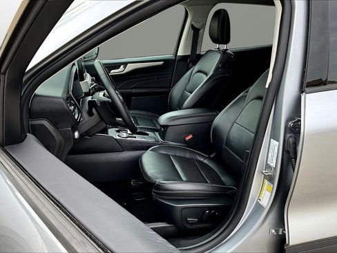 Used 2022 Ford Escape SEL w/ Technology Package image 16